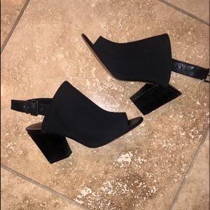 Donald J. Pliner chunky slingback heel